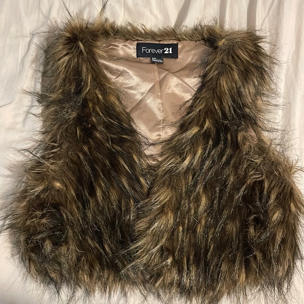 FUR VEST